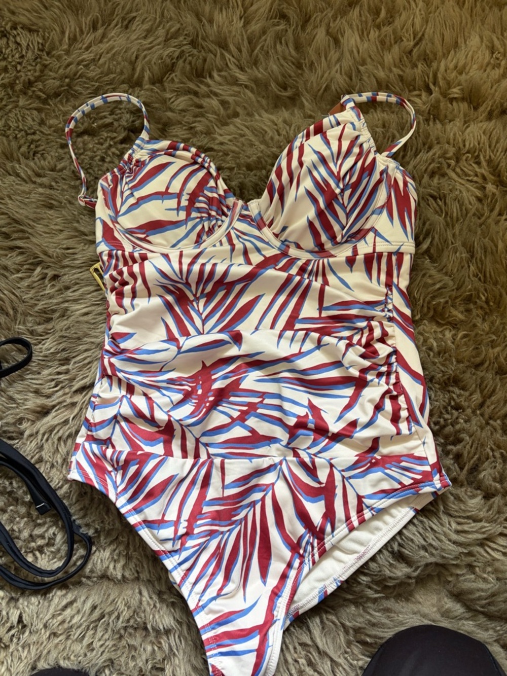 NWT shade and shore bathing suit 
Size small (4-6)